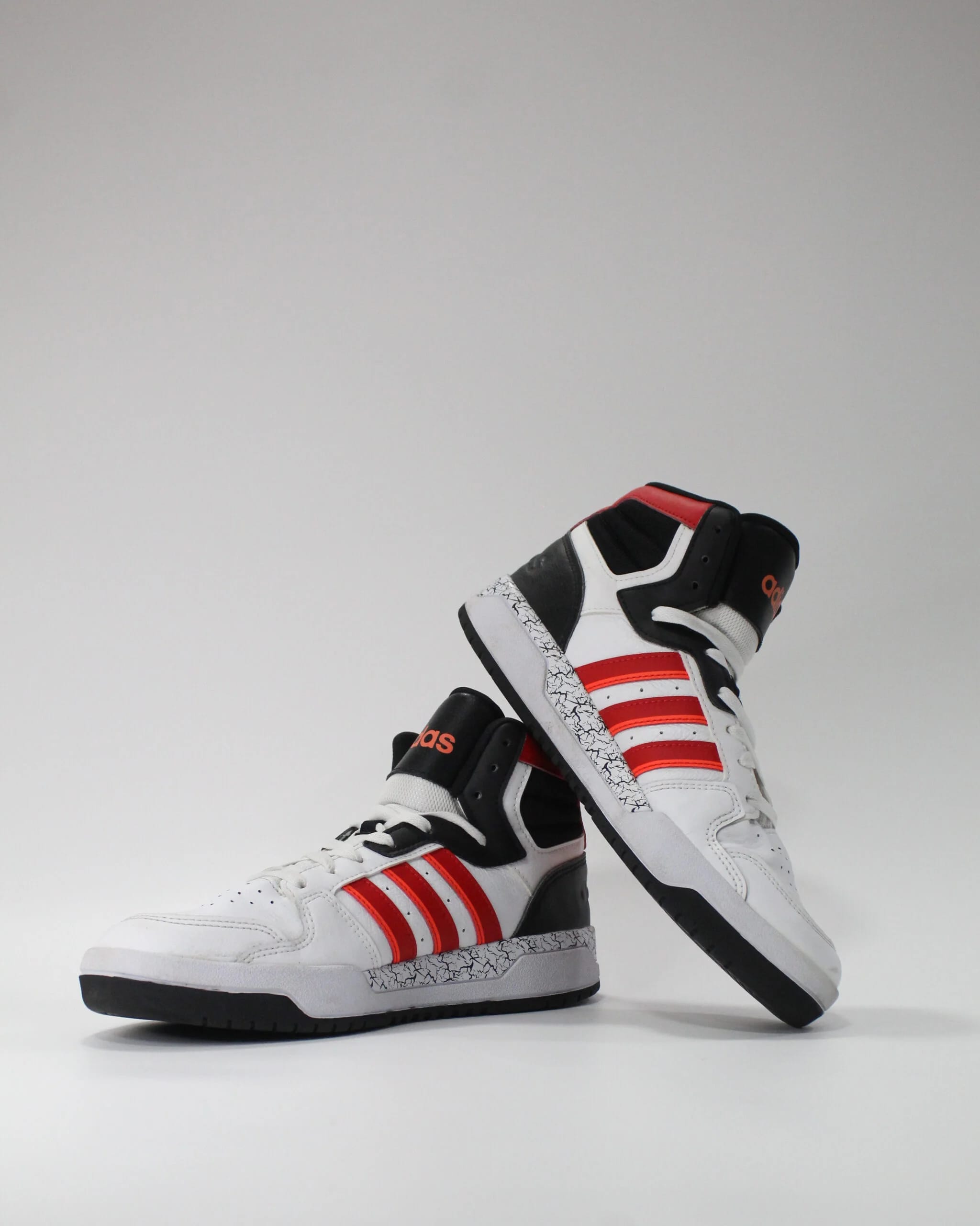 Adidas NEO Entrap mid White Black Red