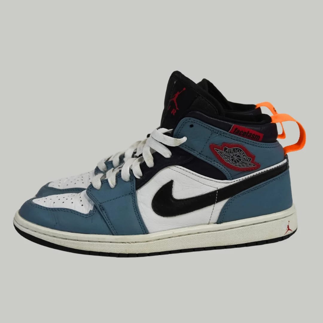 Air Jordan 1 Celeste con Blanco