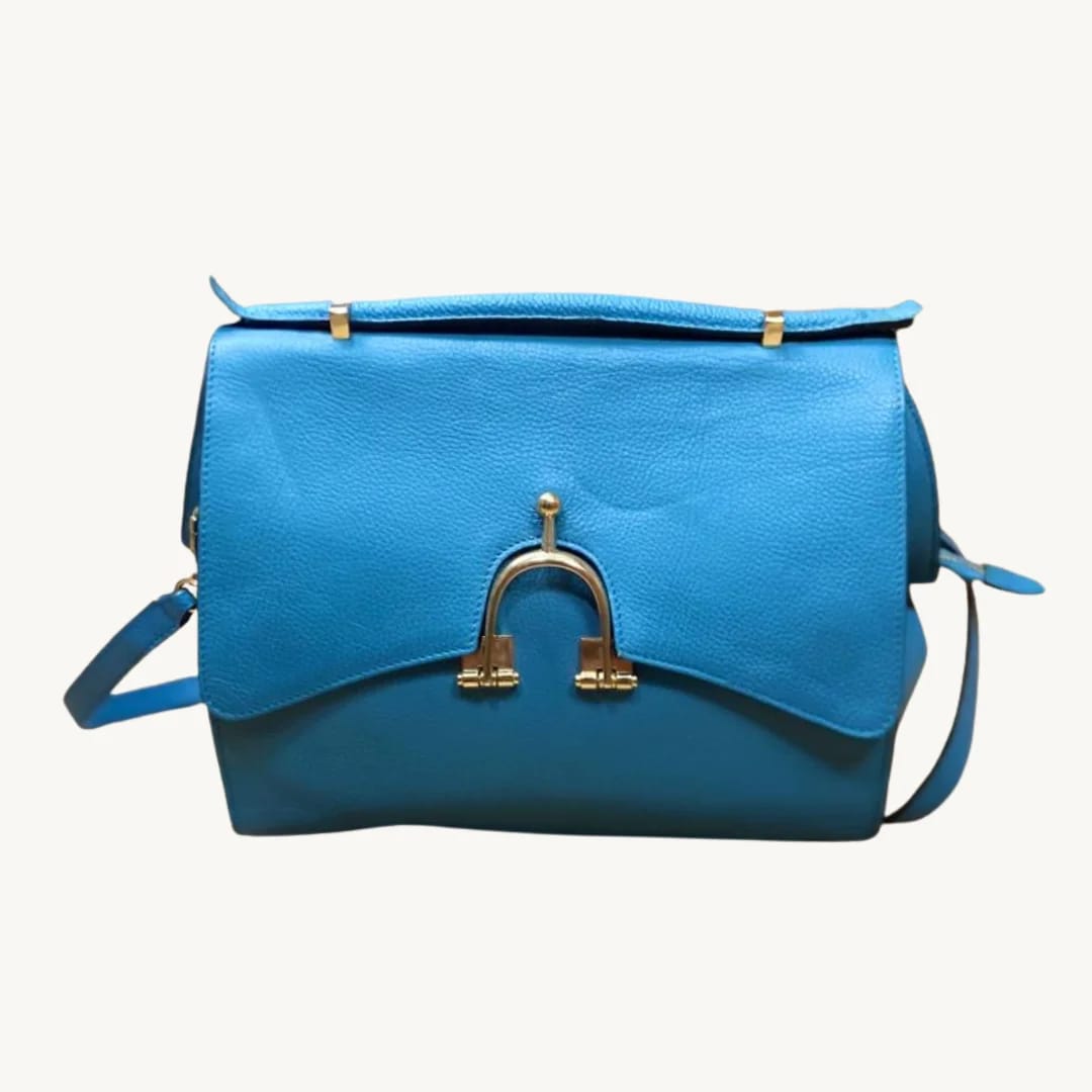 Bolso Fendi Anna Selleria en Piel Romana Azul con Cierre de Estribo