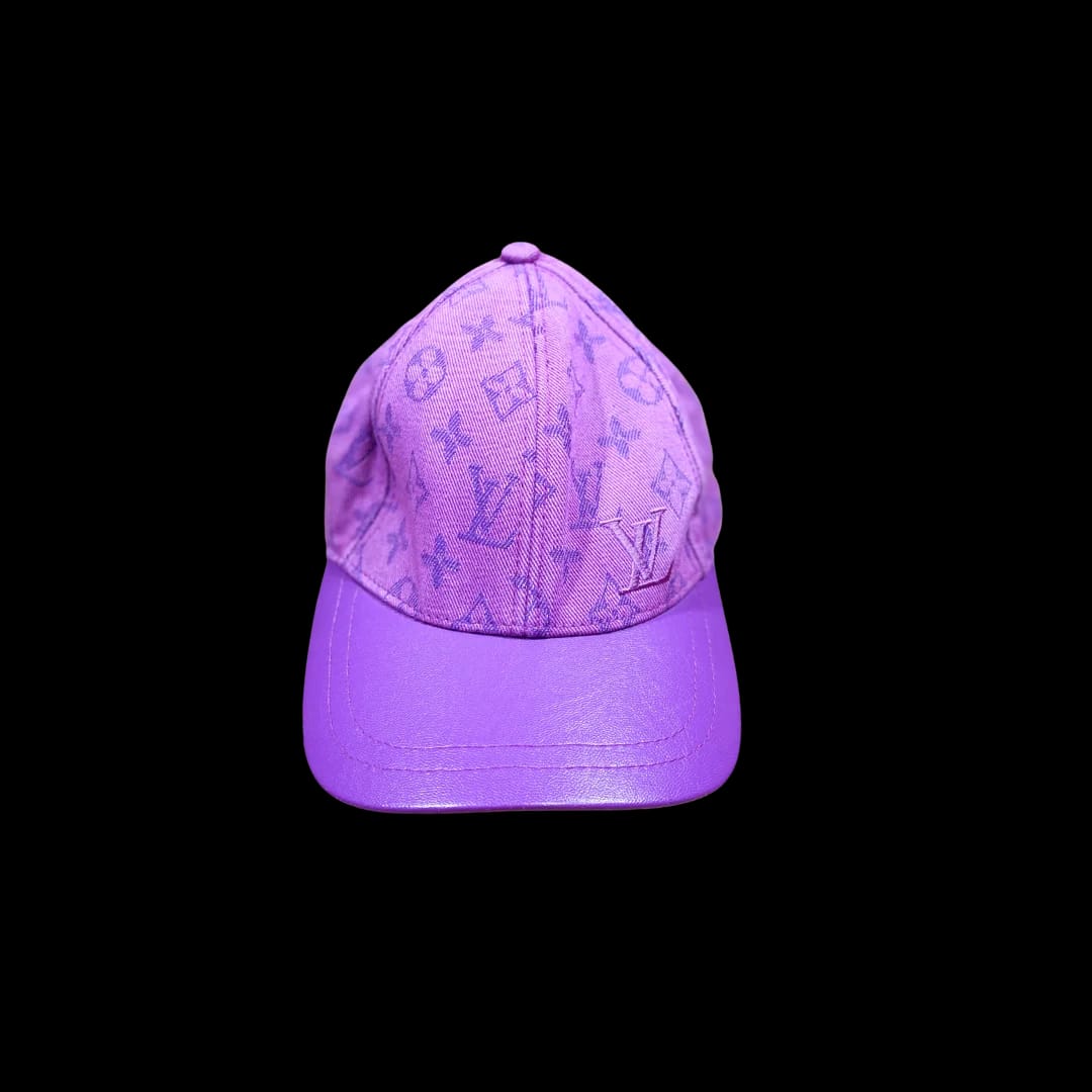 Gorra Louis Vuitton Monograma Púrpura Visera Piel Sintética