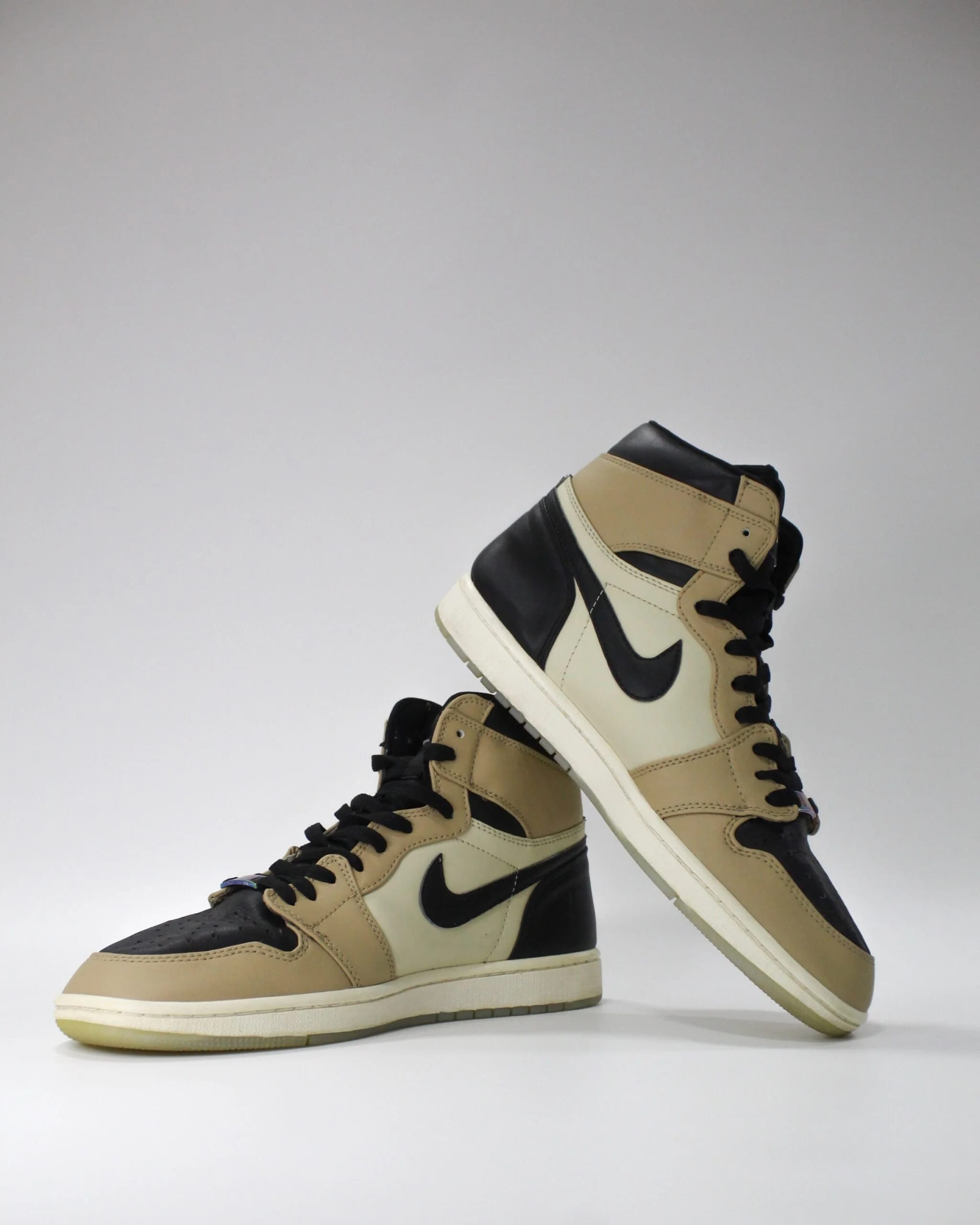 Nike Jordan1 Retro High Beige/Black