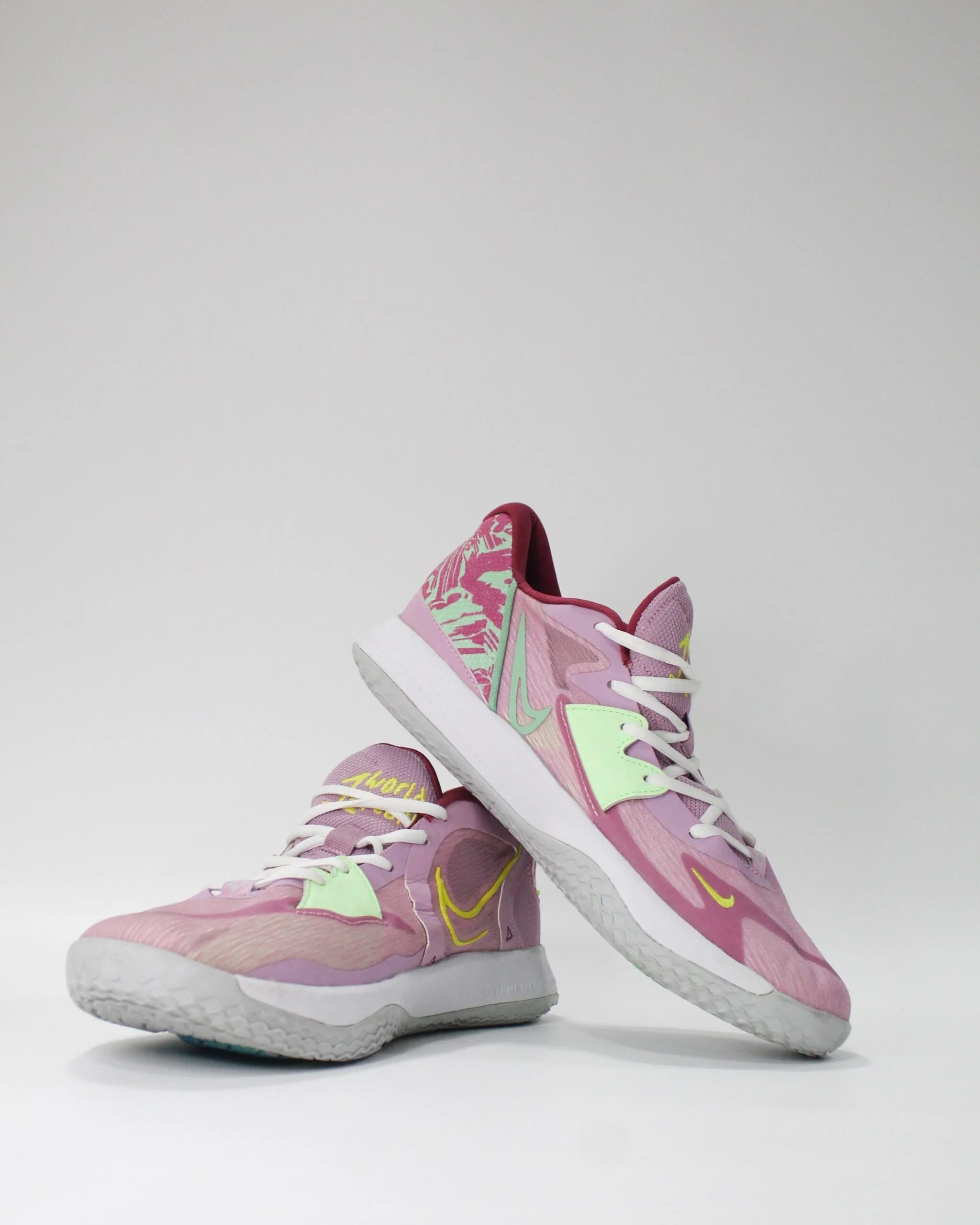 Nike Kyrie 5 Low Pink