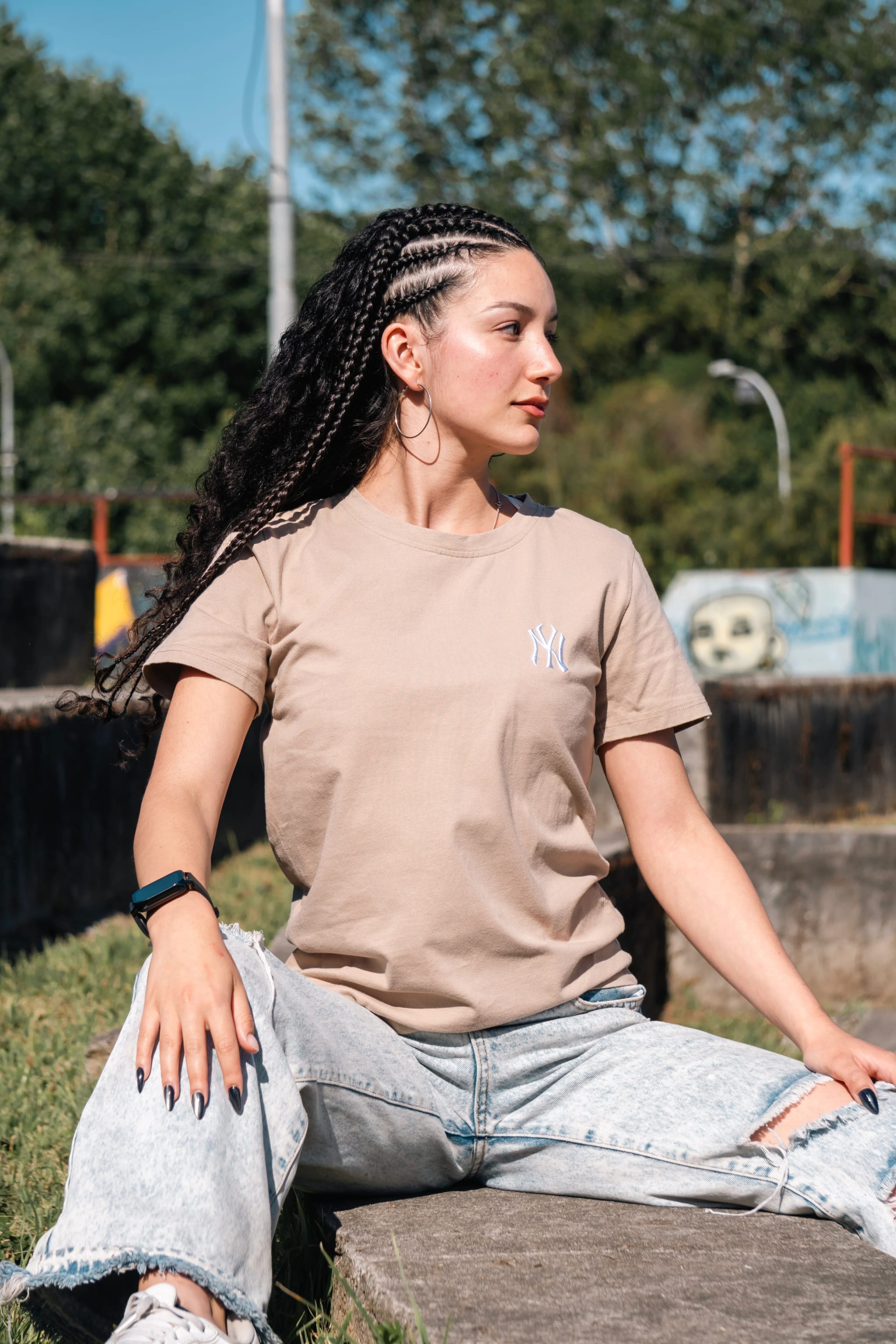 Polera MLB color cafe logo blanco