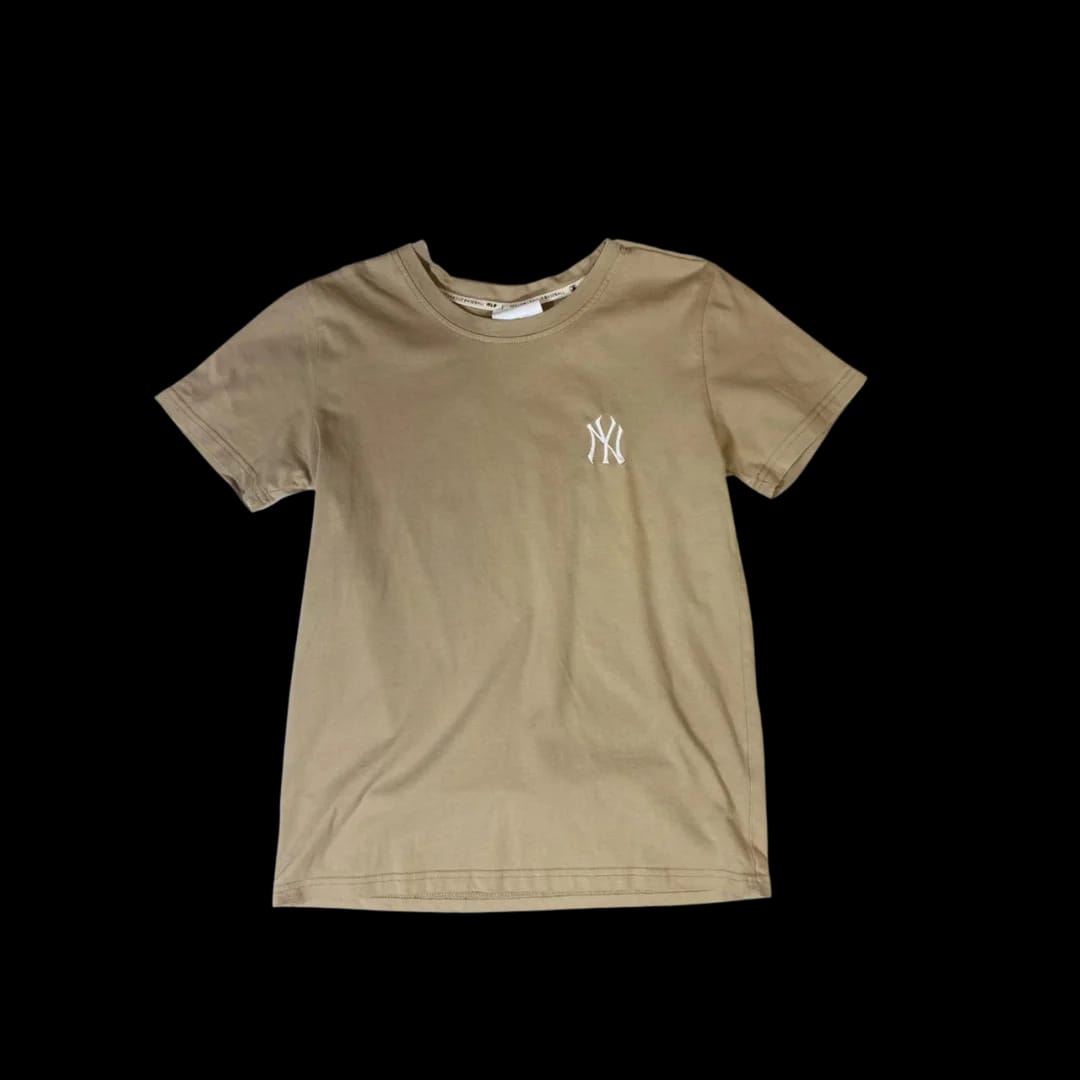 Polera MLB color cafe logo blanco