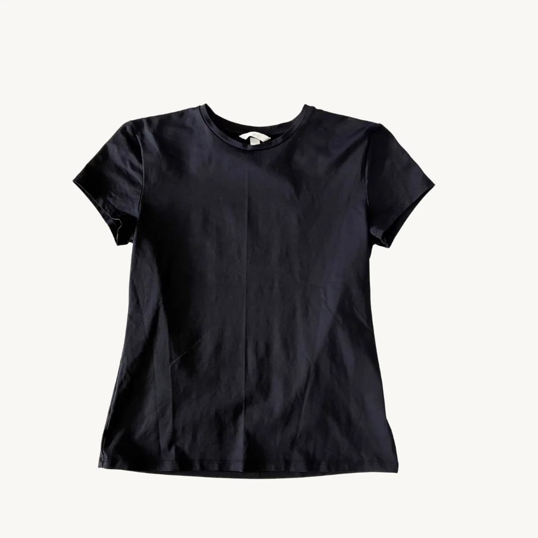 Polera Negra H&M - Cuello Redondo Clásico