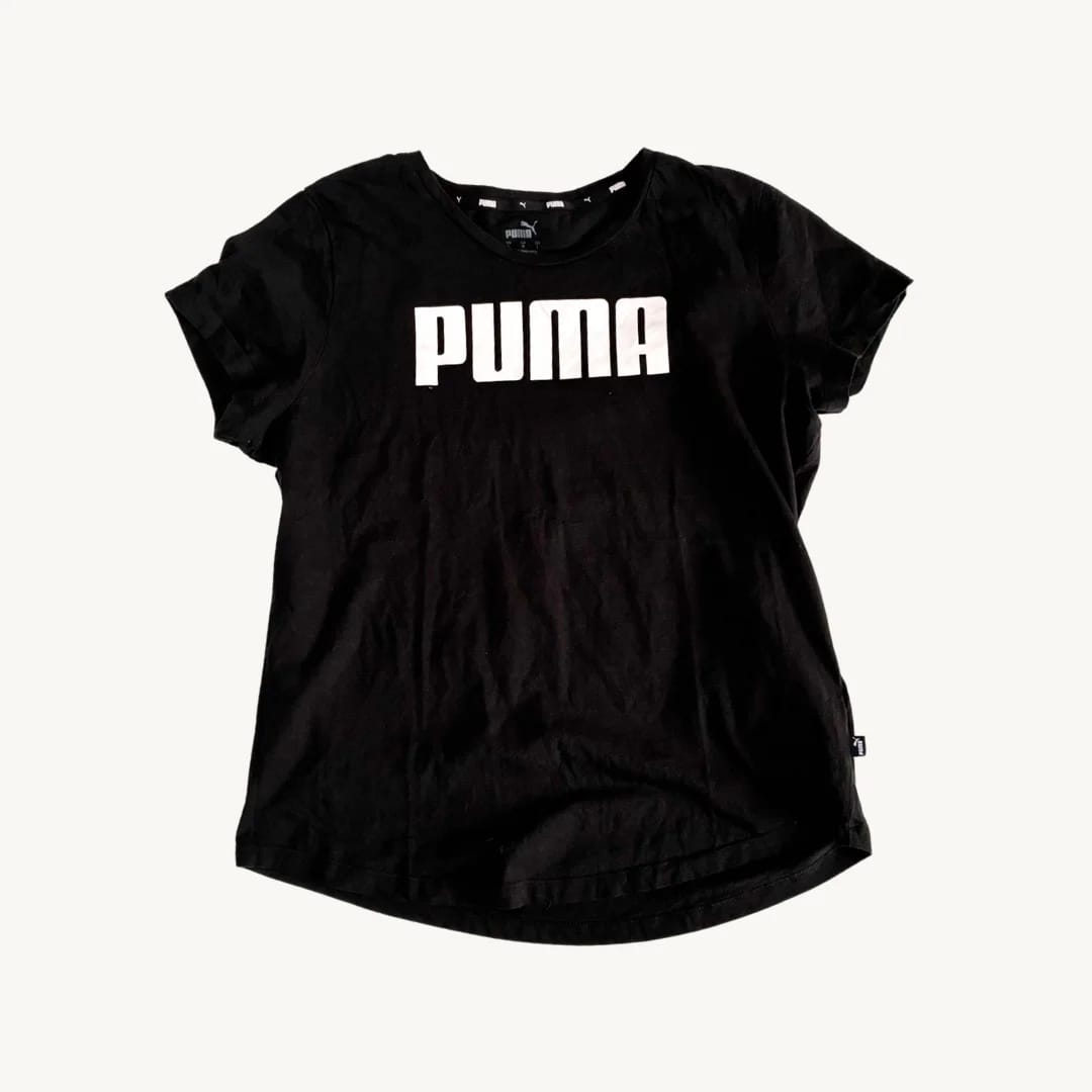 Polera Puma Essentials - Negro con Logo Blanco