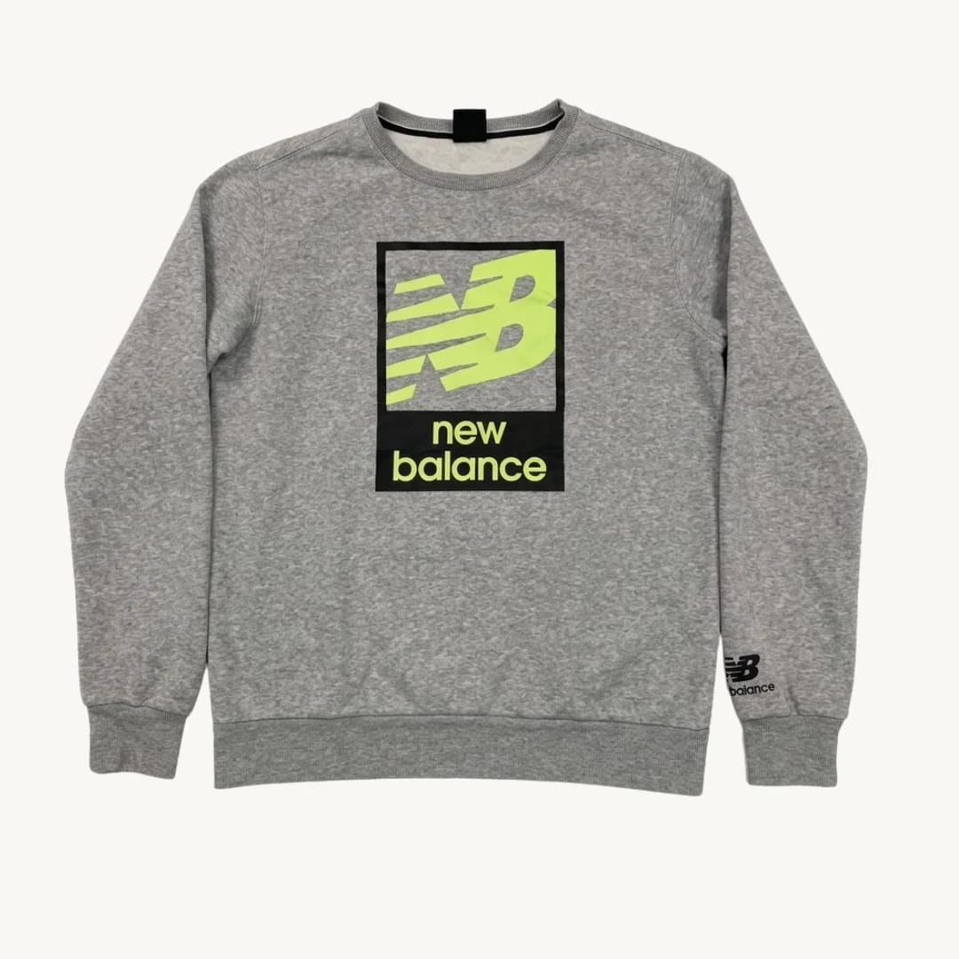 Poleron New Balance Crewneck Graphic - Gris Jaspeado