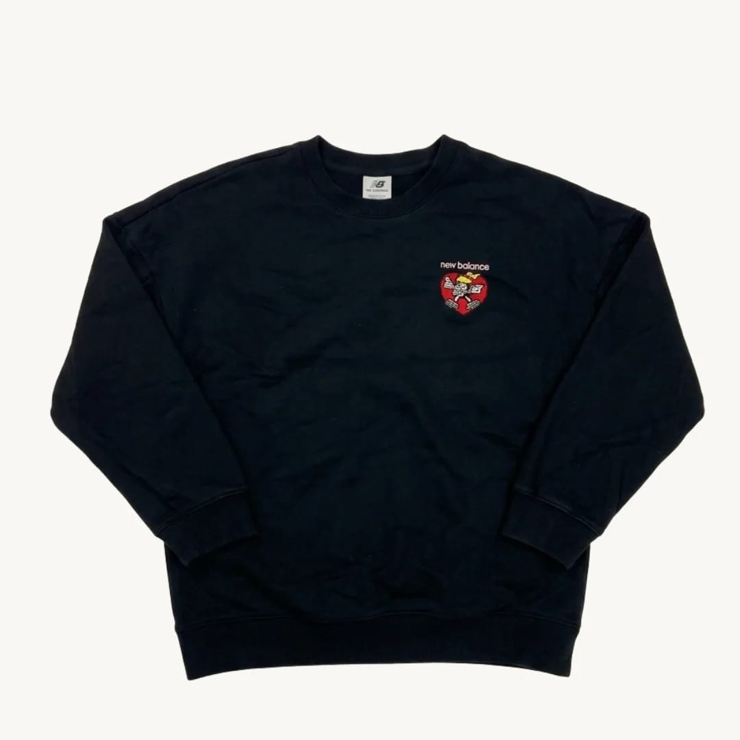Poleron New Balance Essentials Stacked Logo - Negro