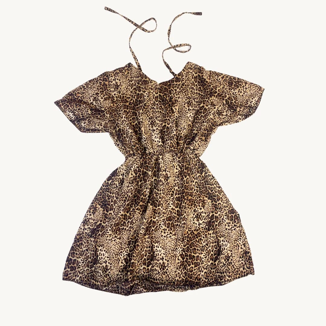 Vestido Corto Cruzado con Estampado de Leopardo y Lazos