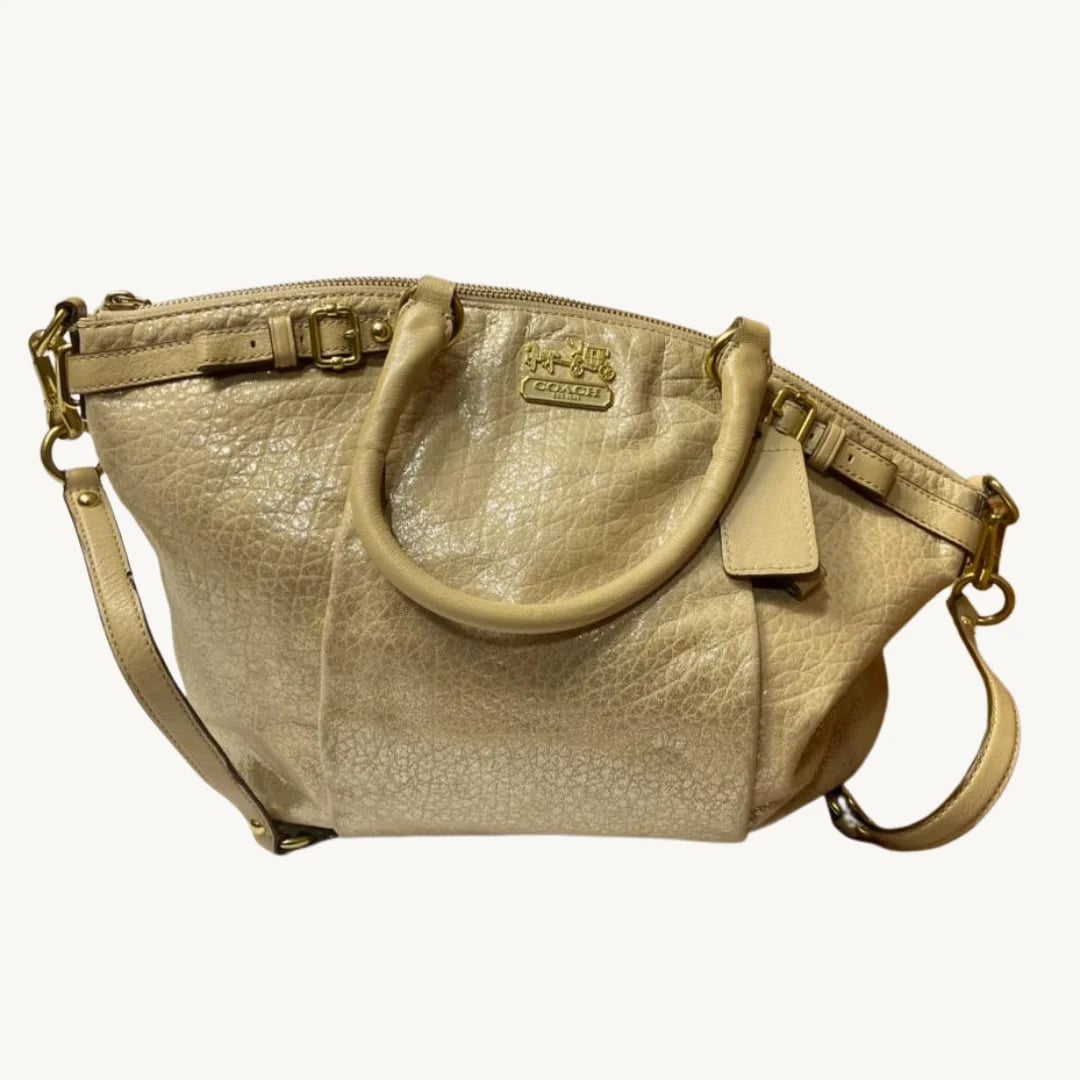 Bolso de Hombro Coach Tabby Shoulder Bag 26 en Cuero Pebble Blanco