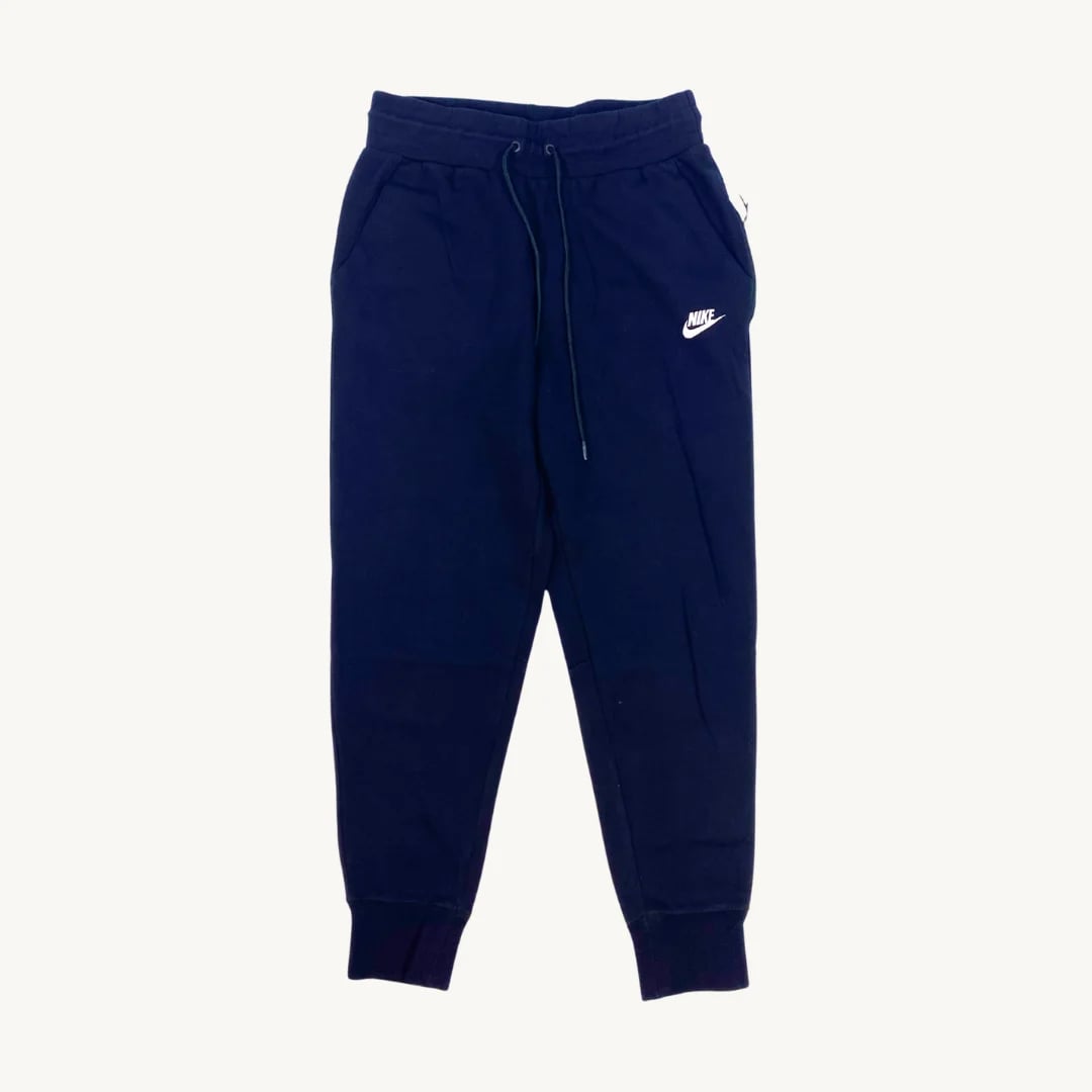Buzo Nike con puño negro