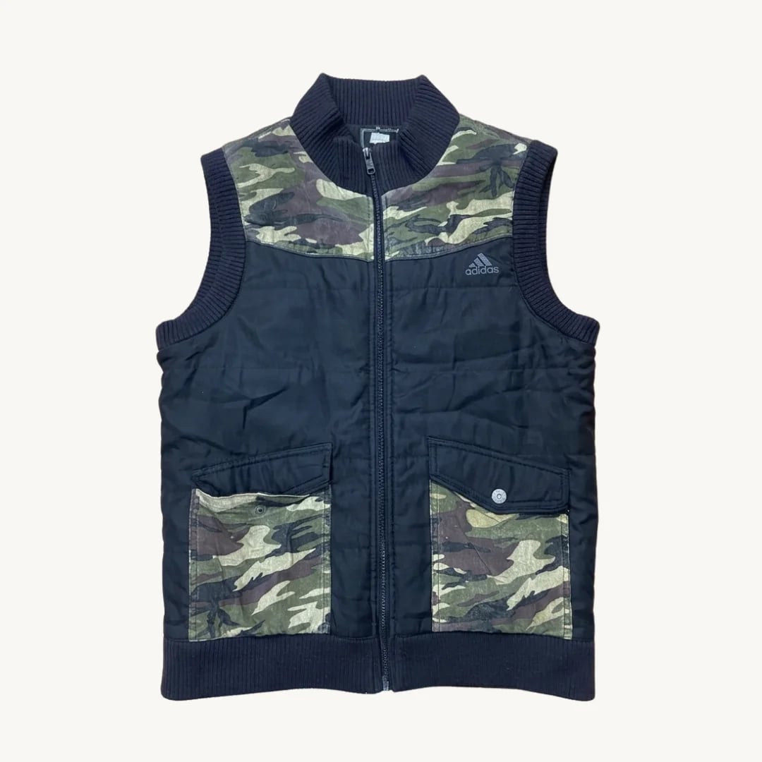 Chaleco Acolchado Adidas Originals "Camo-Mix" - Negro y Camuflaje Militar