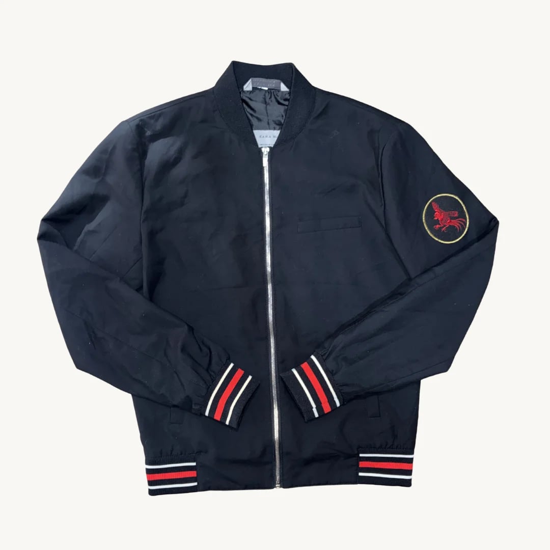 Chaqueta Bomber Zara - Negro con Detalles en Contraste