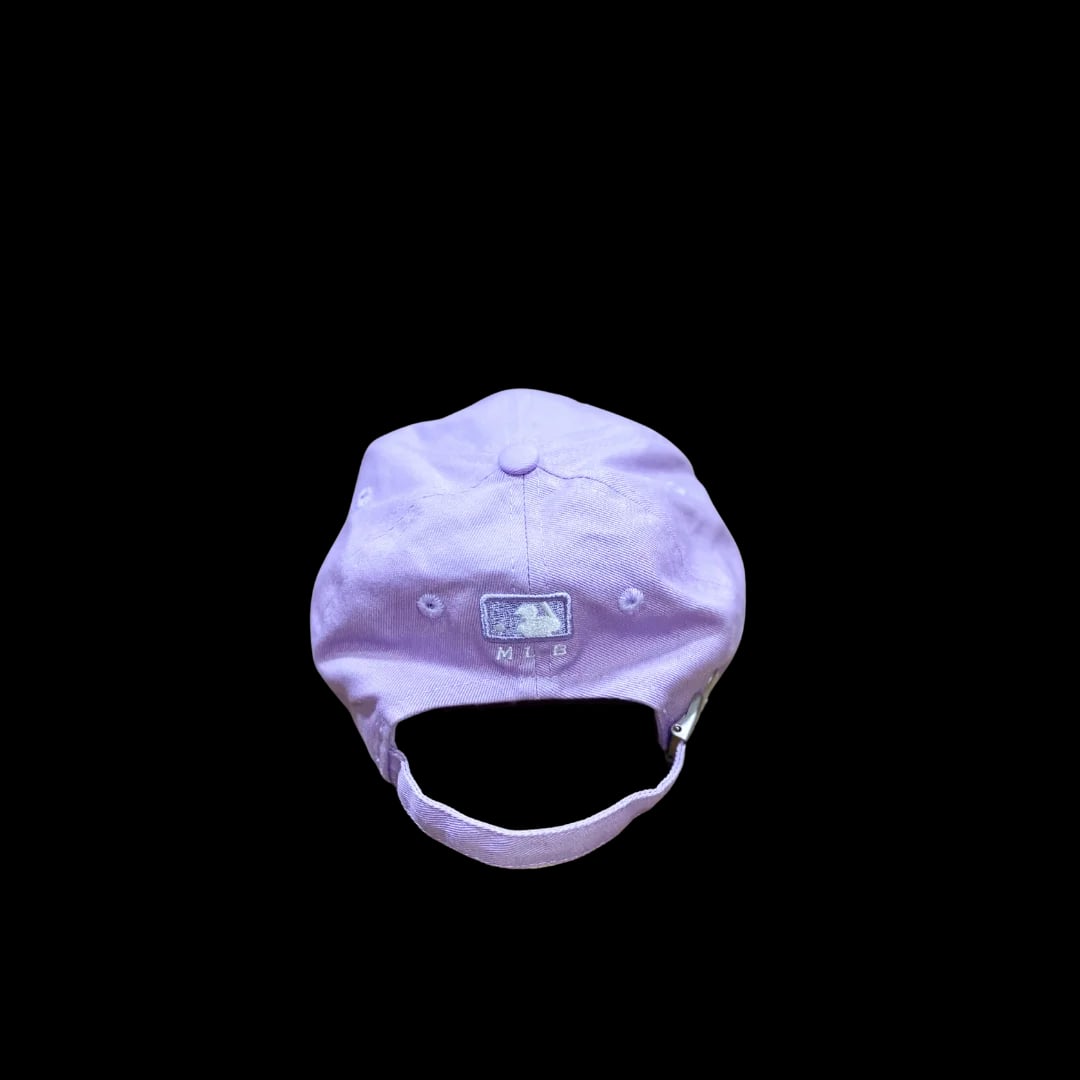 Gorra MLB New York Yankees Lila Pastel Clásica Dad Hat — foto 3