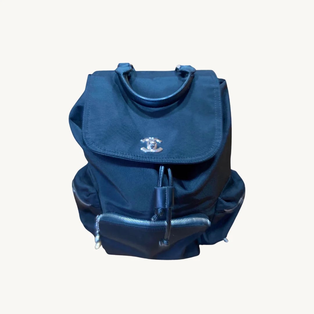 Mochila Chanel Neo Urban en Nailon y Cuero Negro