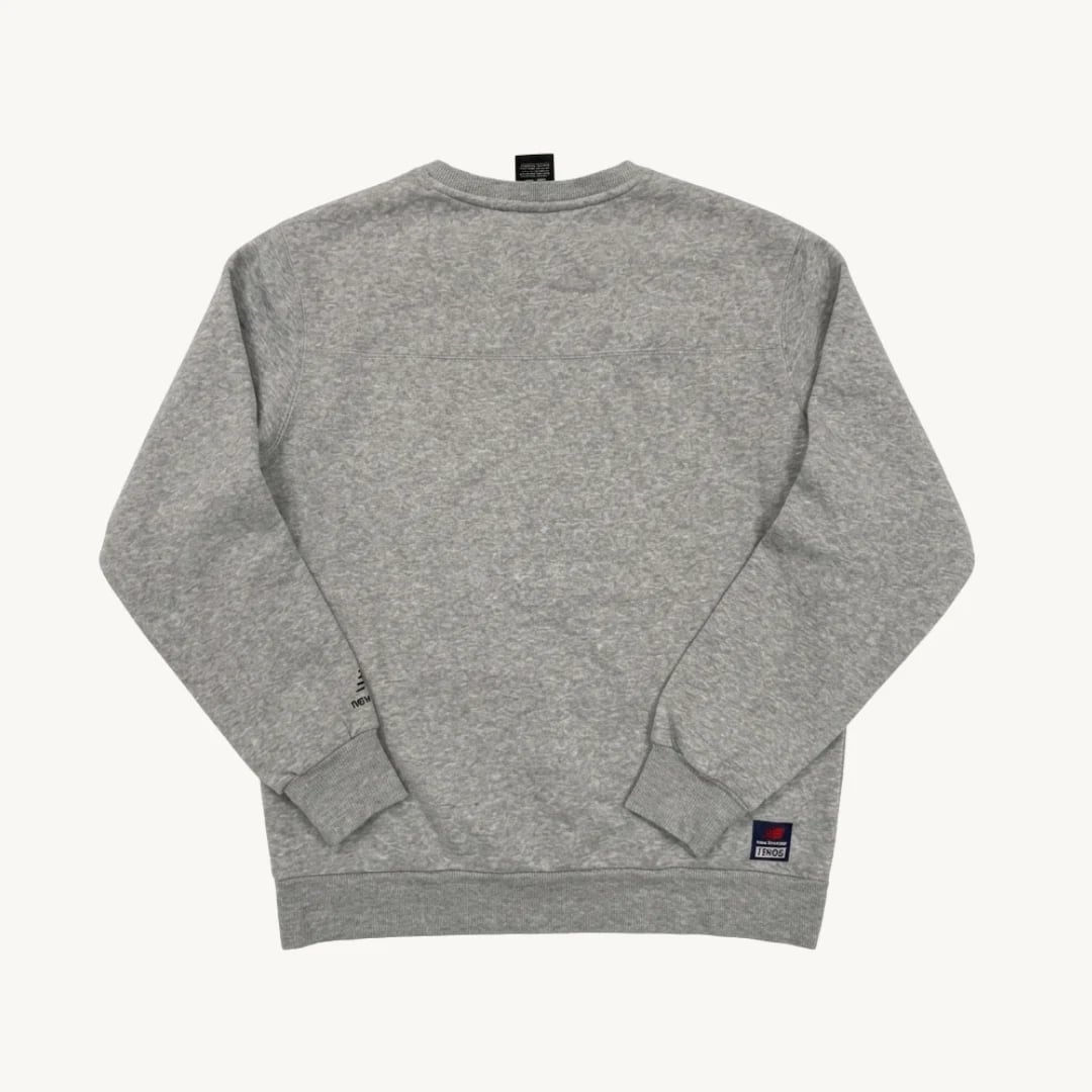 Poleron New Balance Crewneck Graphic - Gris Jaspeado — foto 2