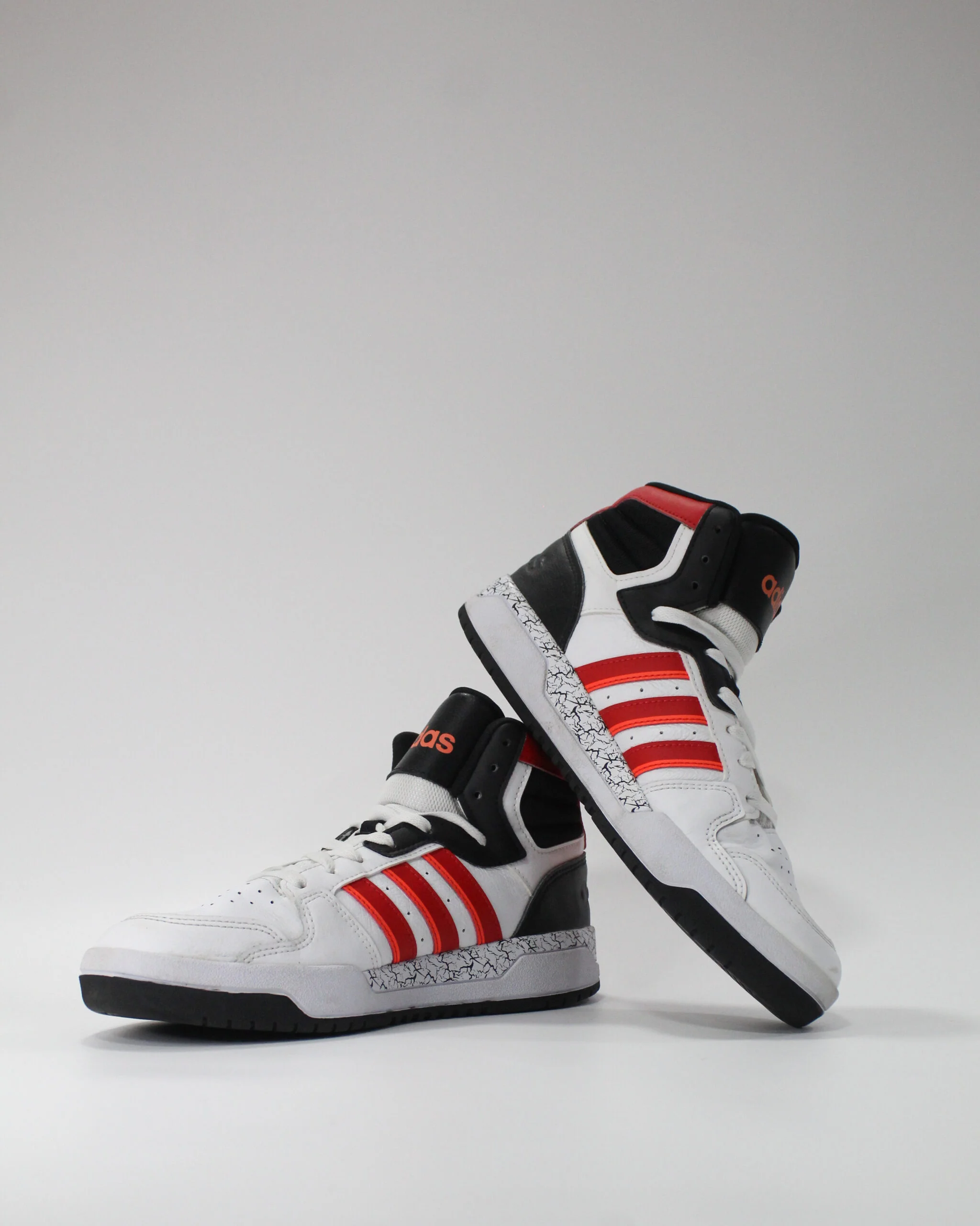 Adidas NEO Entrap mid White Black Red