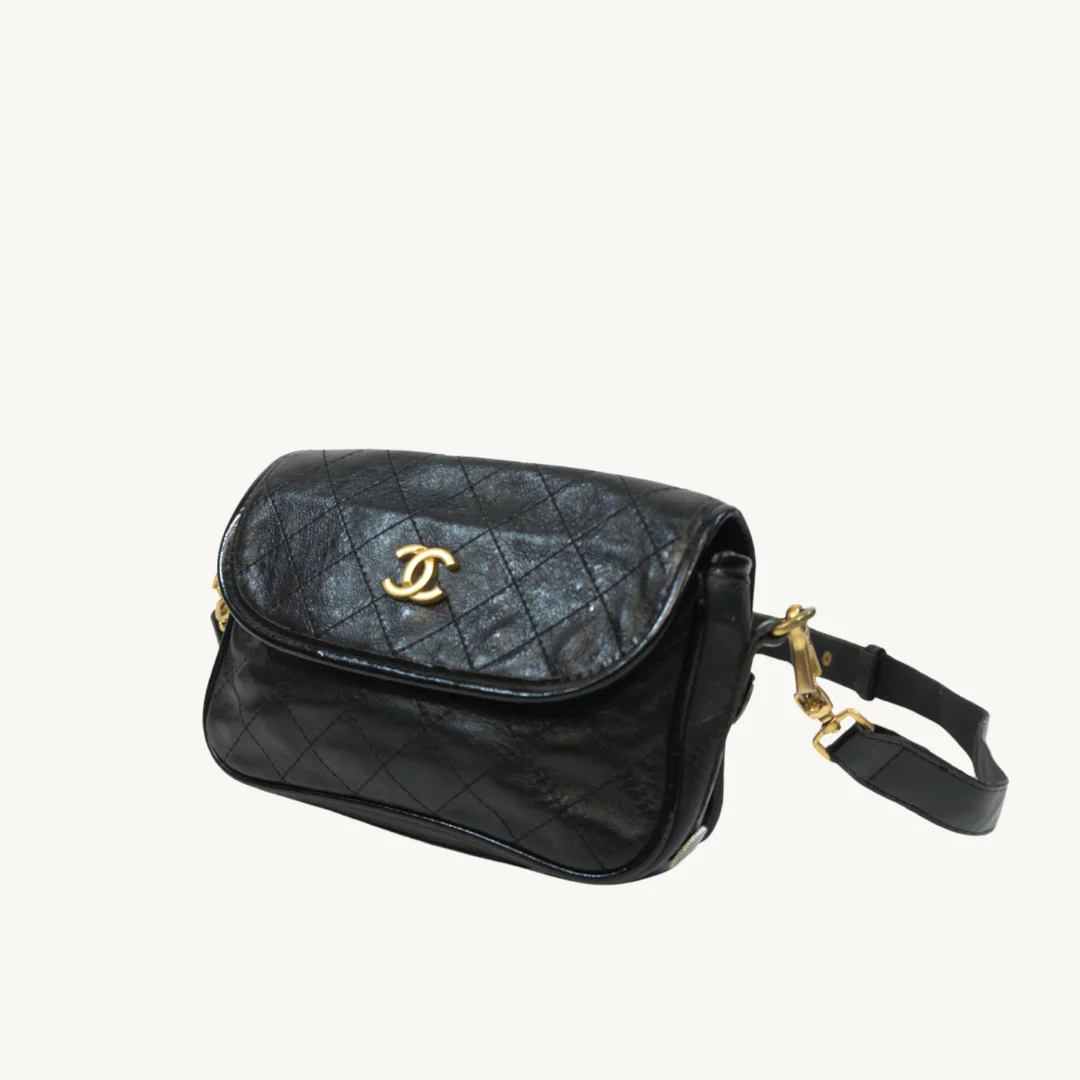 Bolso de Hombro Chanel Matelassé Negro Vintage