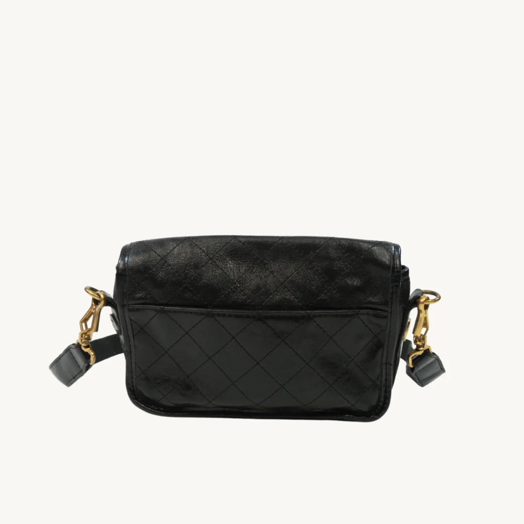Bolso de Hombro Chanel Matelassé Negro Vintage