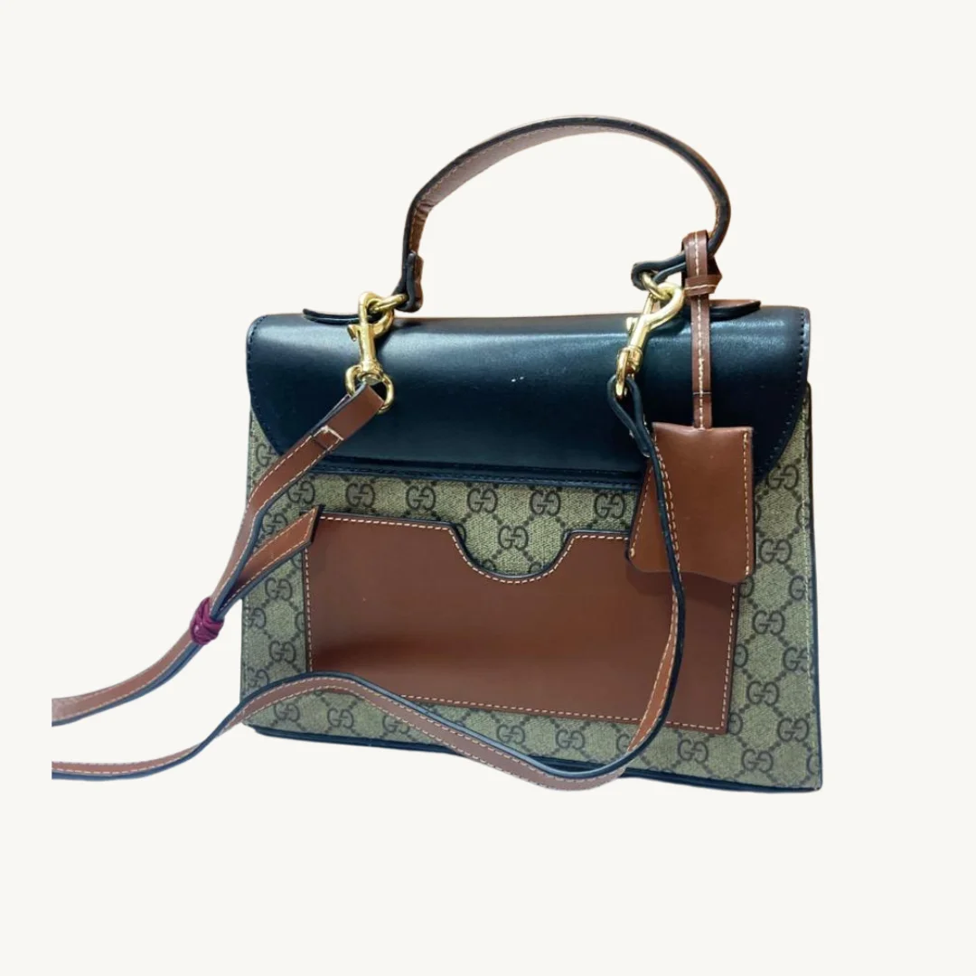 Bolso de Mano Gucci con Solapa de Cuero