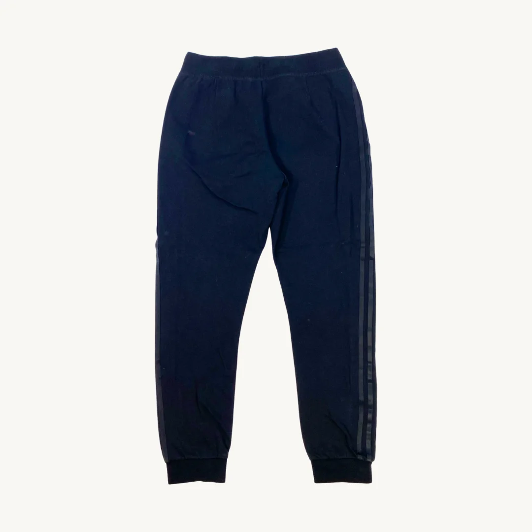Buzo adidas con lineas negras