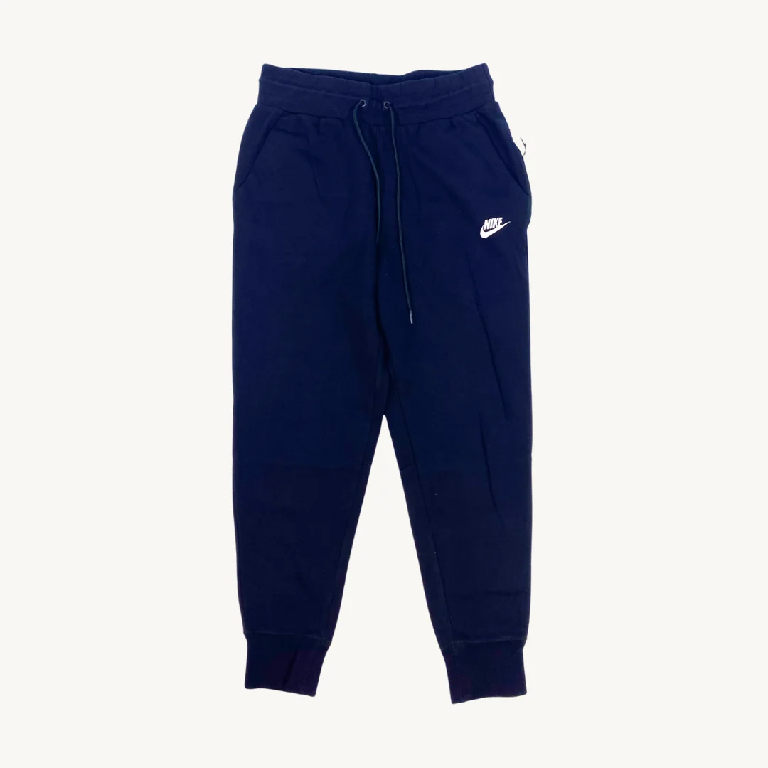 Buzo Nike con puño negro