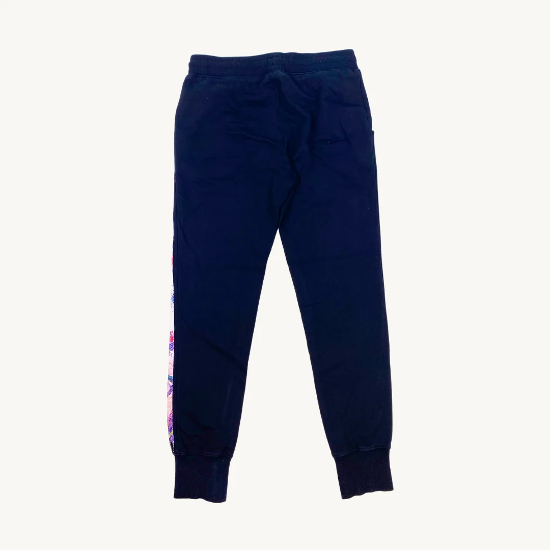 Buzo Nike con puño negro