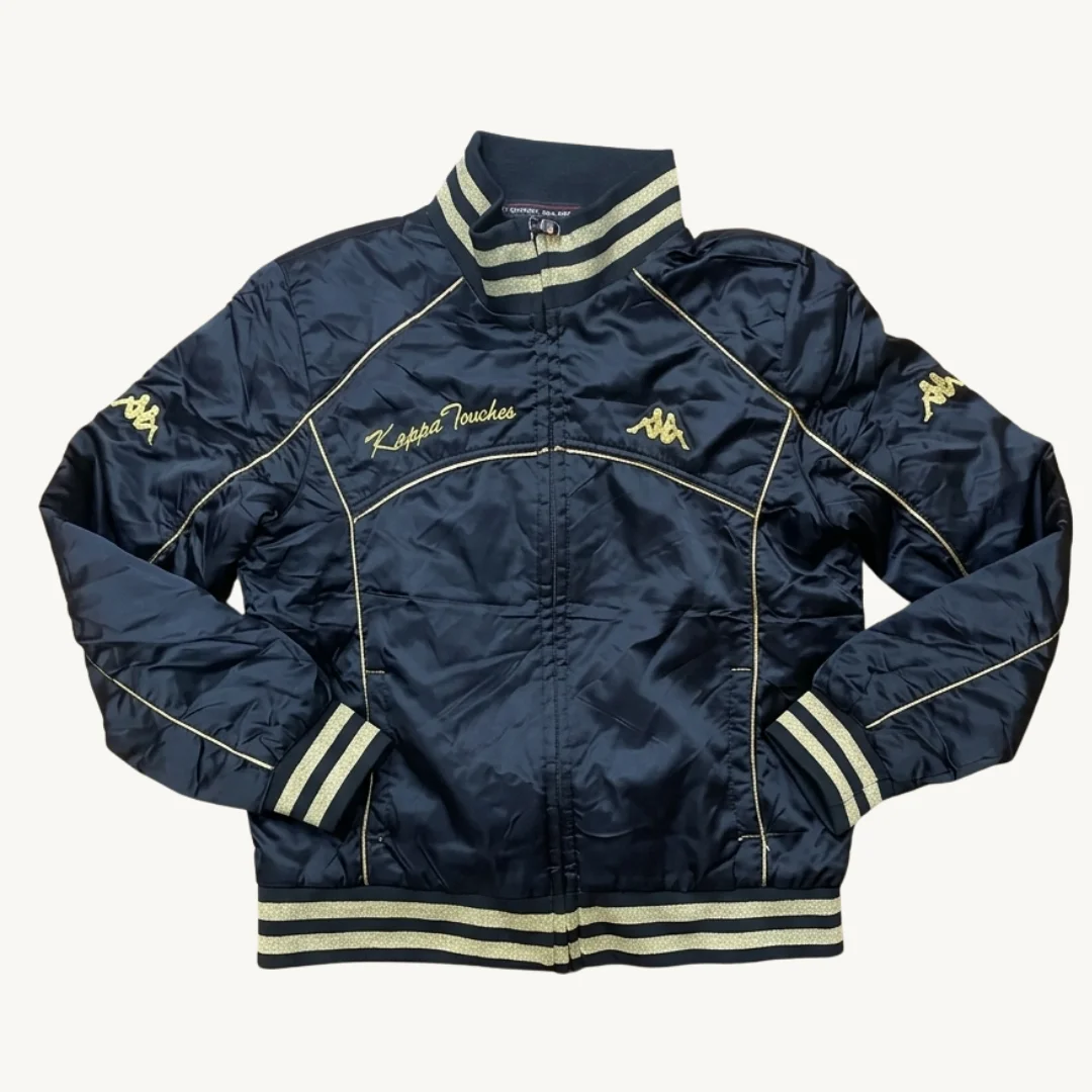 Chaqueta Deportiva Kappa Touches Negra y Dorado Descripción Corta