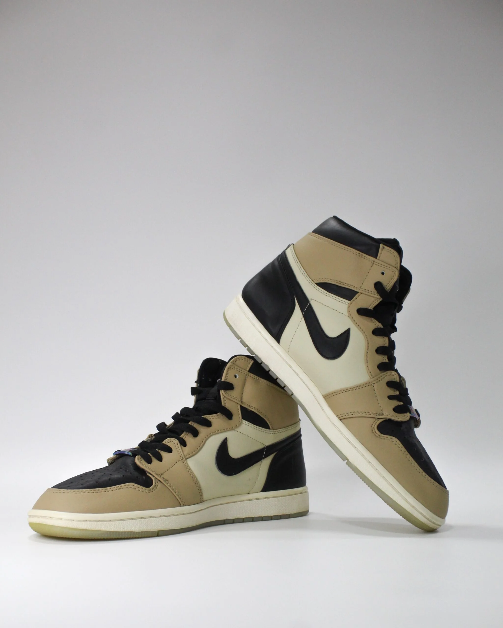 Nike Jordan1 Retro High Beige/Black