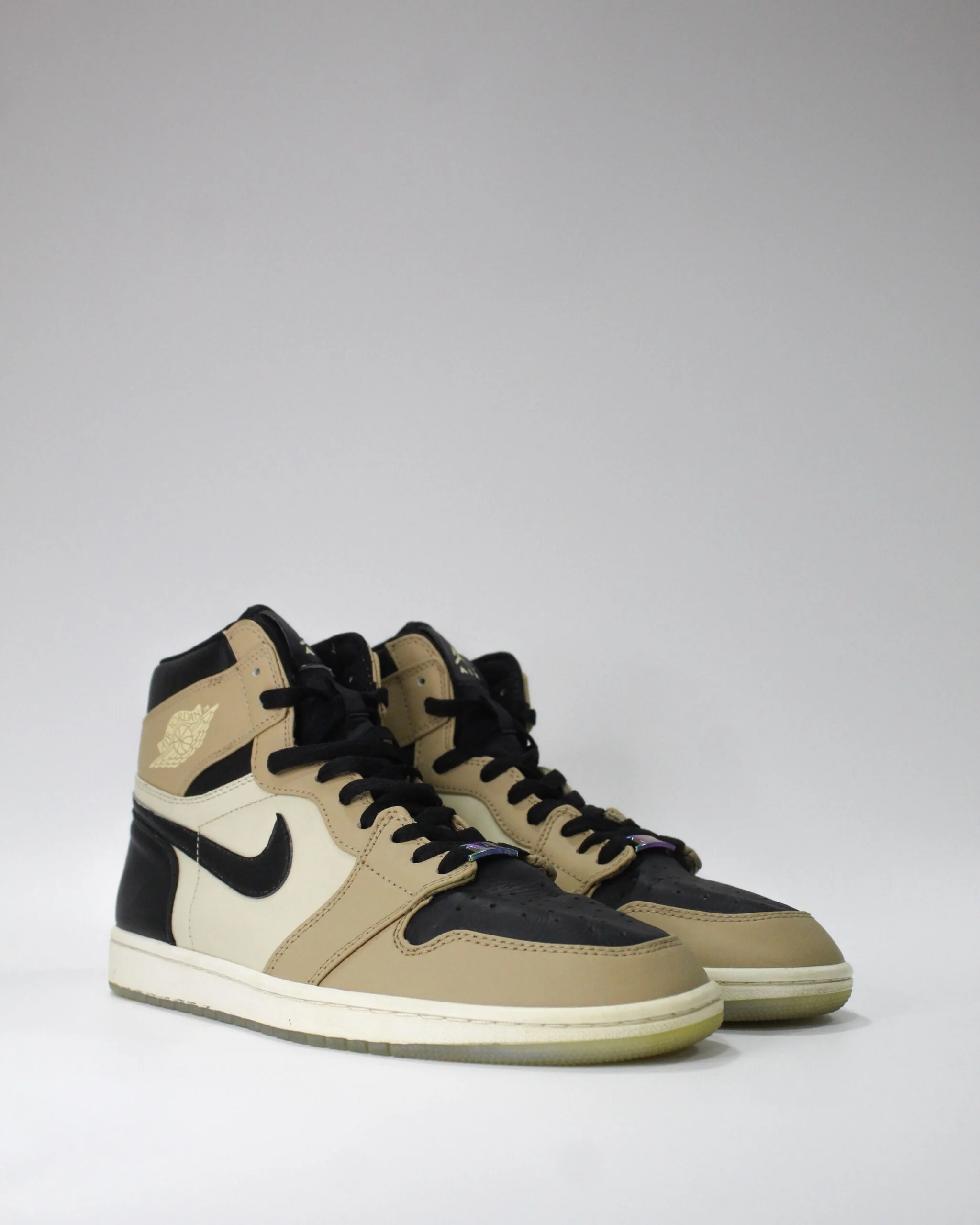 Nike Jordan1 Retro High Beige/Black
