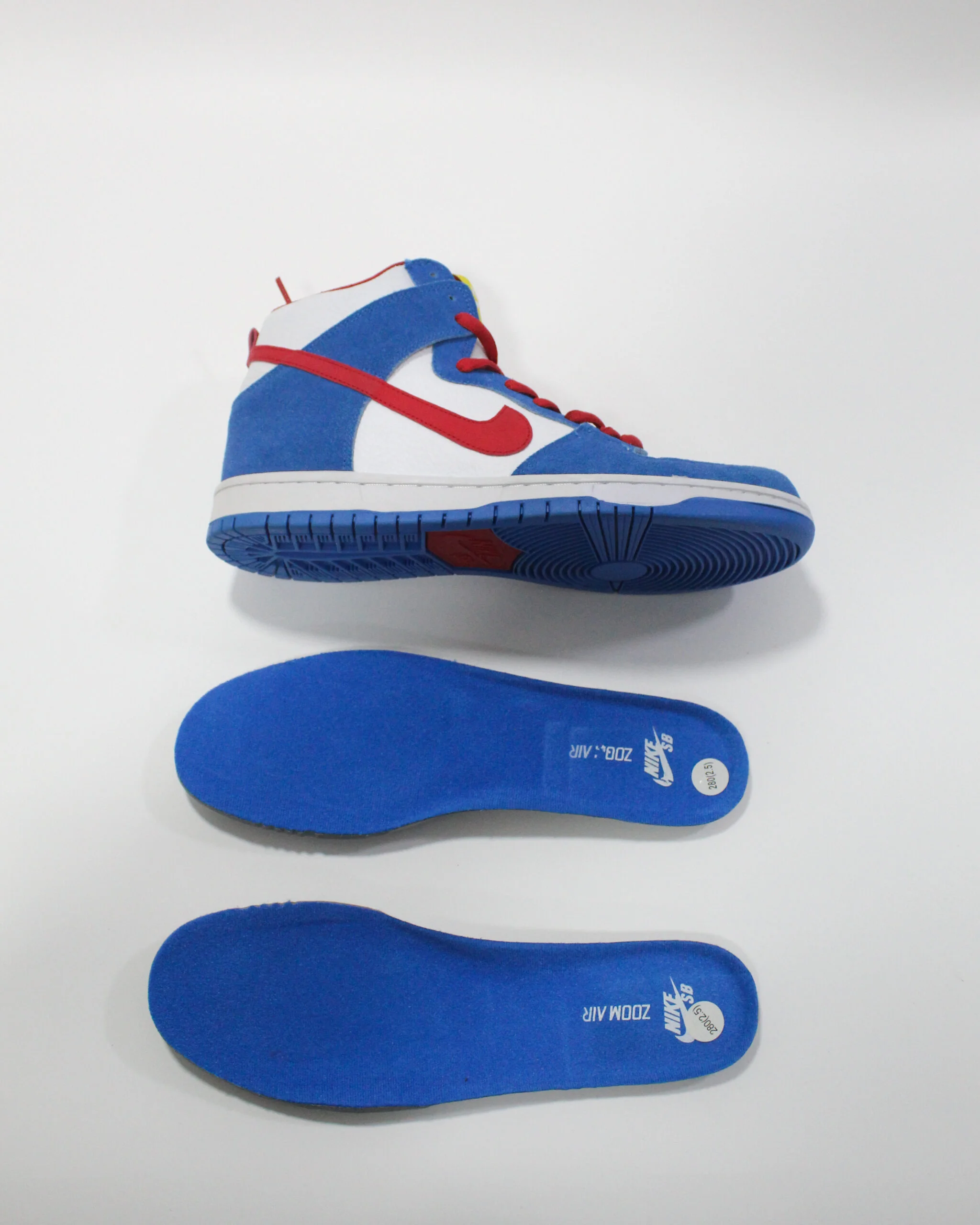 Nike SB Dunk High Doraemon