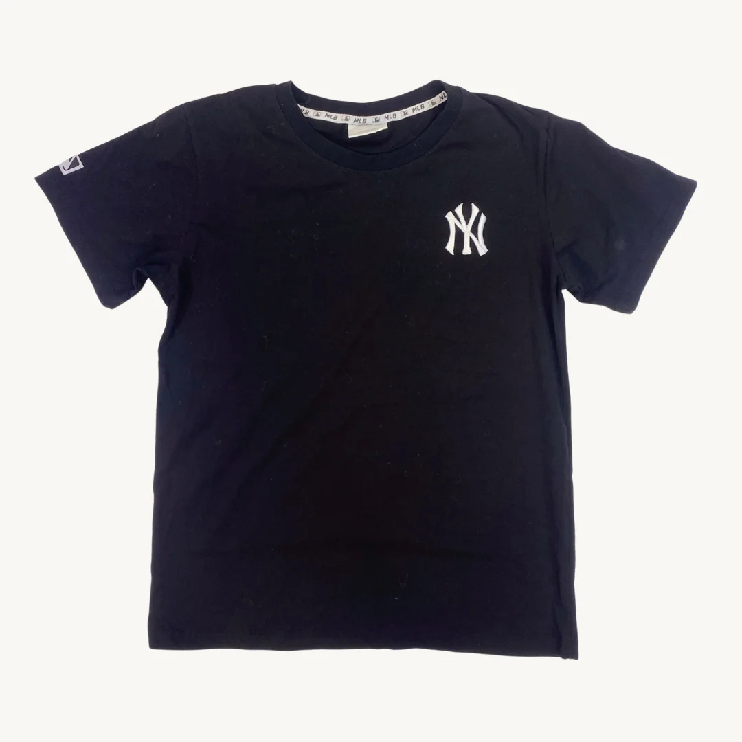 Polera MLB New York Yankees Logo Clásico Negra