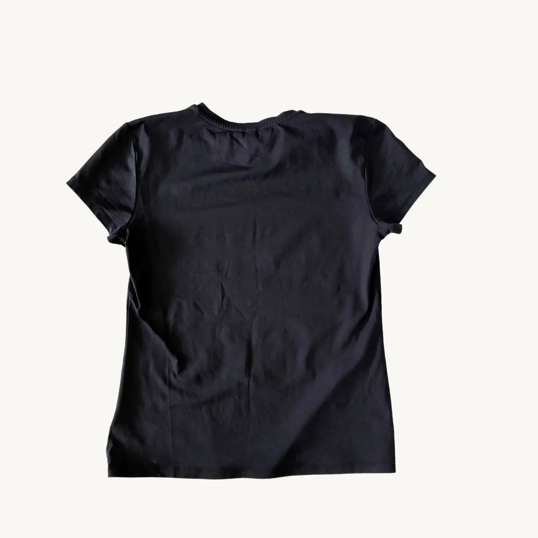 Polera Negra H&M - Cuello Redondo Clásico