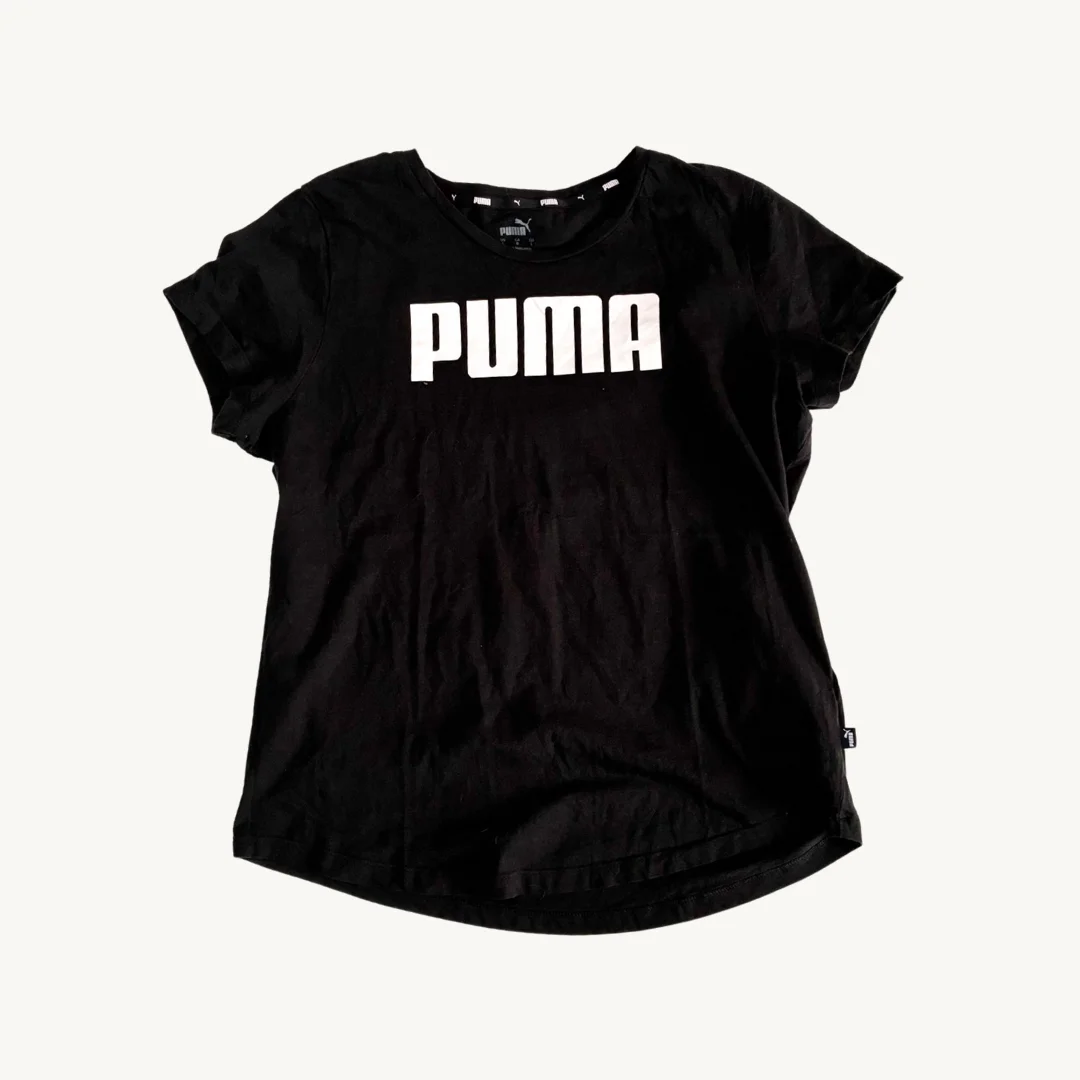 Polera Puma Essentials - Negro con Logo Blanco