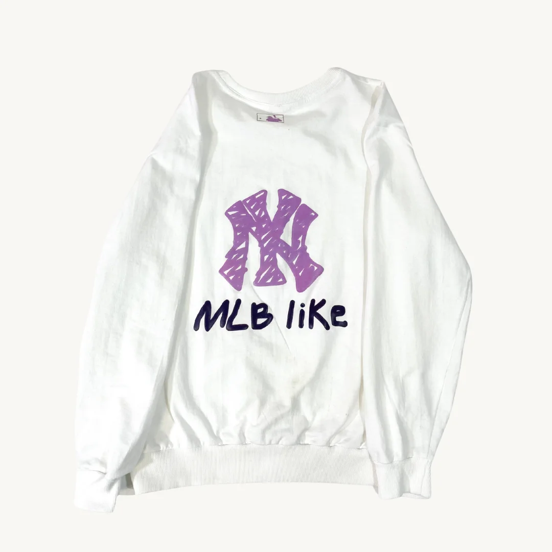 Poleron Crewneck Básica Blanca con Logo NY Bordado Púrpura