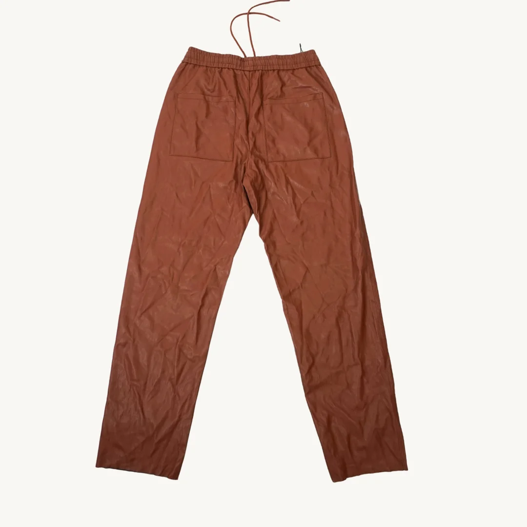 Pantalón Zara de Efecto Piel — foto 2