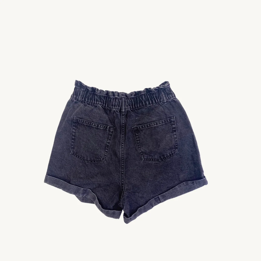 Short de denim negro con cintura elástica estilo Paperbag
