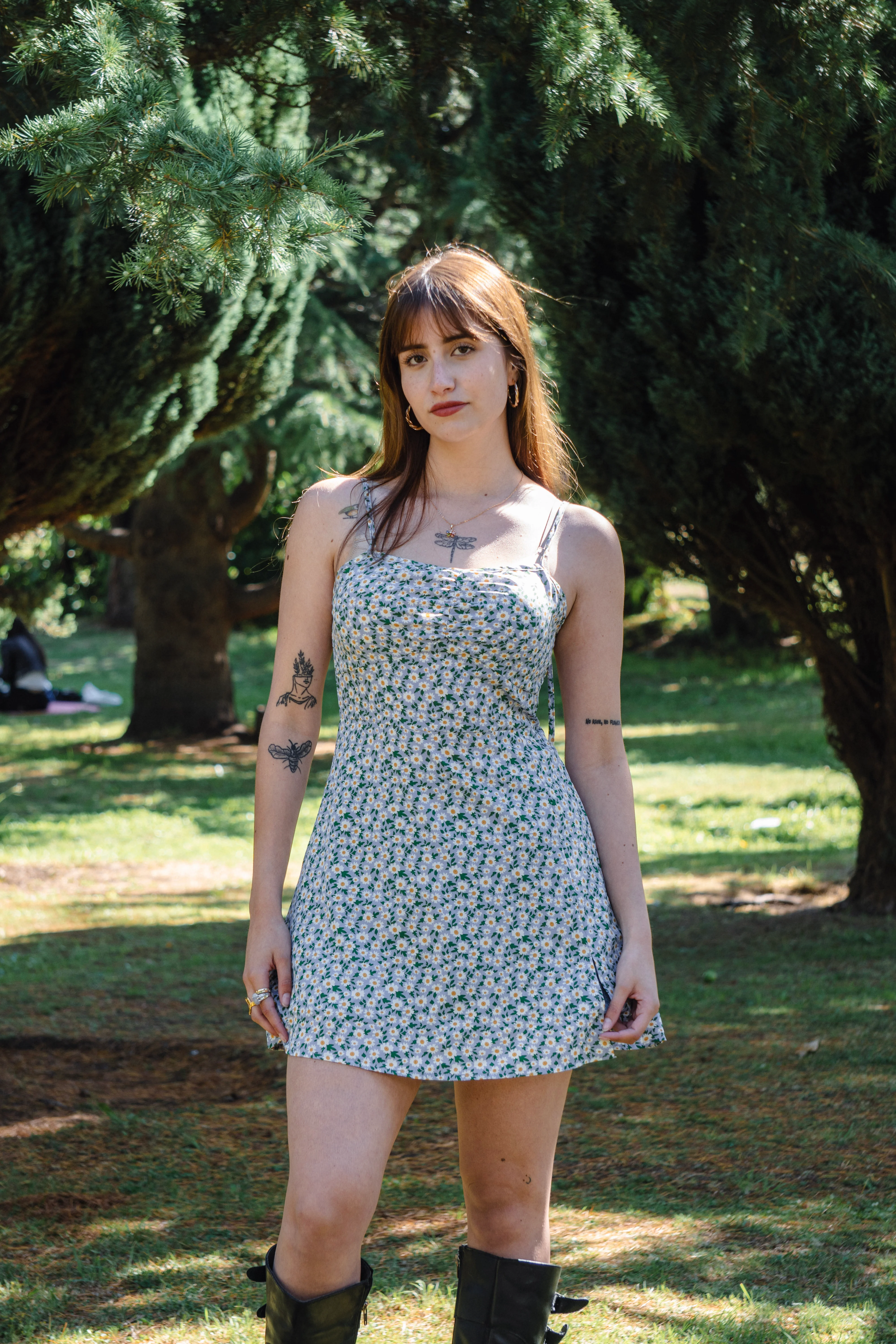 Vestido Corto de Tirantes con Estampado de Margaritas