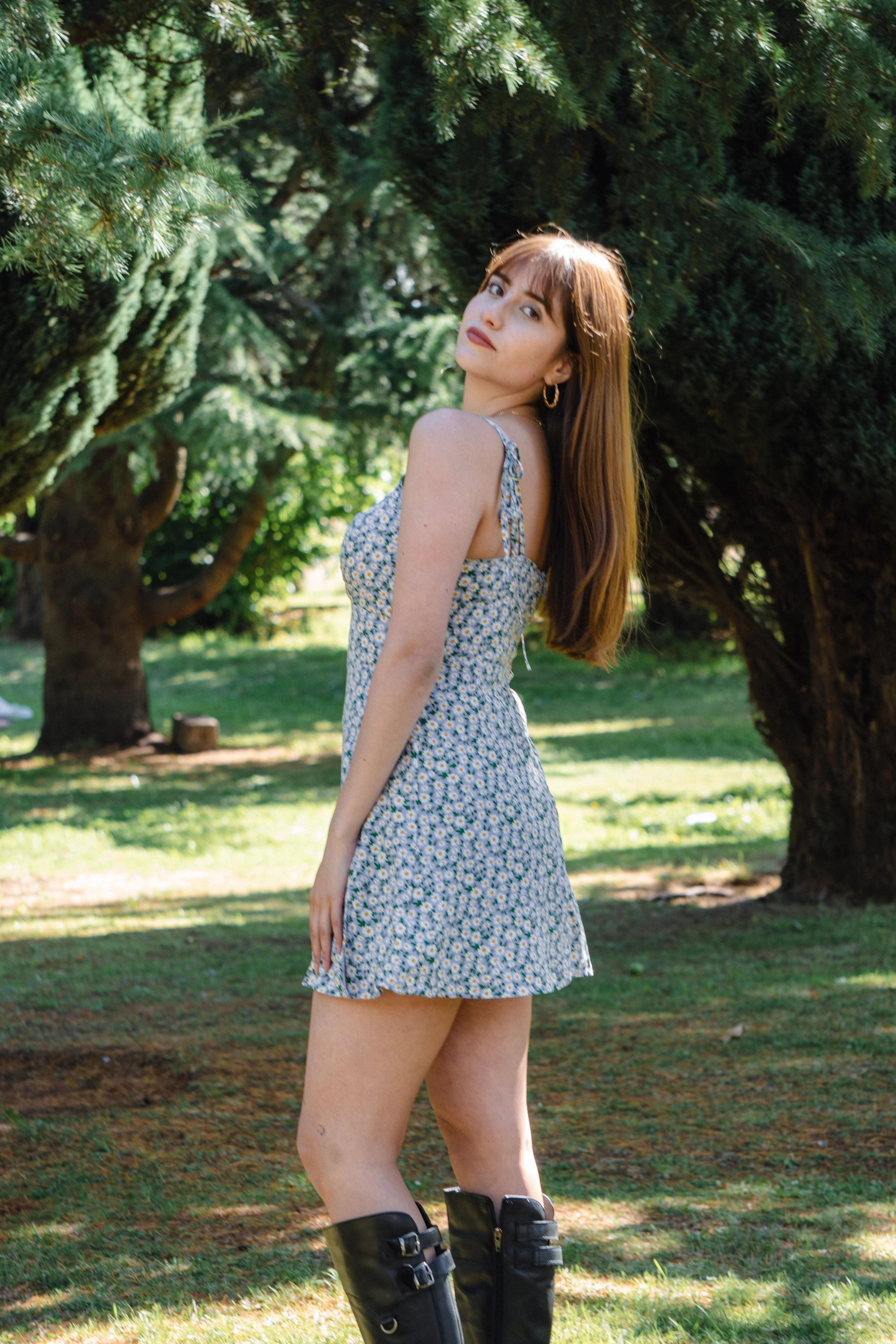 Vestido Corto de Tirantes con Estampado de Margaritas