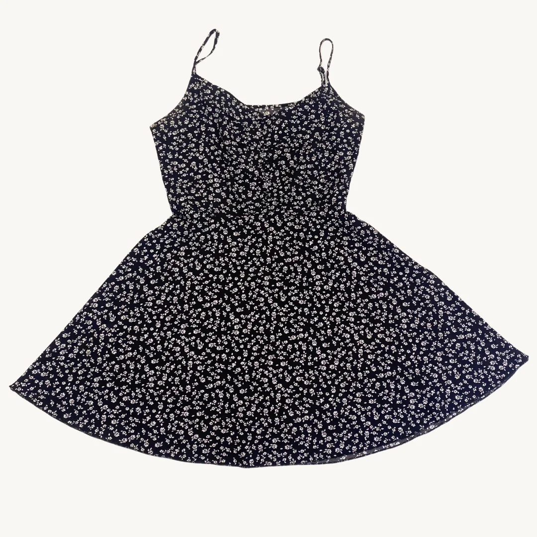 Vestido corto de tirantes con estampado floral